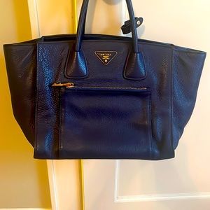PRADA PRADA PRADA Gorgeous midnight blue tote